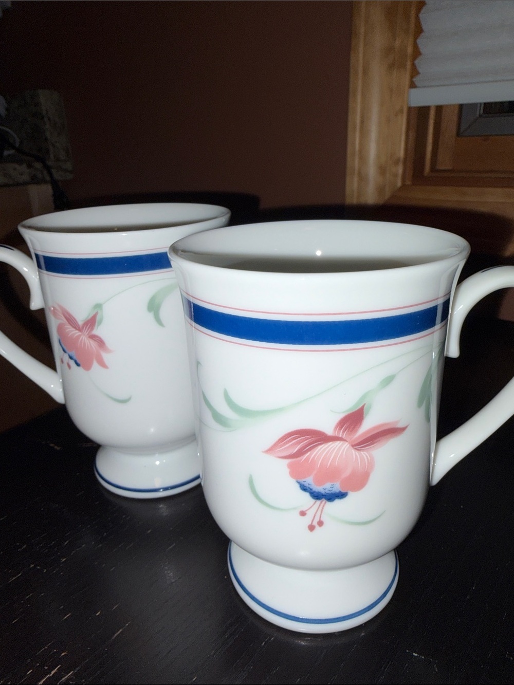 Princess House Exclusive Pedestal Footed Coffee Cup Pair Molesworth Fuschia NEW
